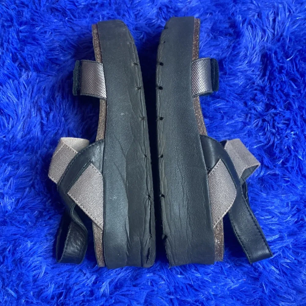 OTBT Off the Beaten Trail Pewter Gray Black Platform Sandals Size 9.5